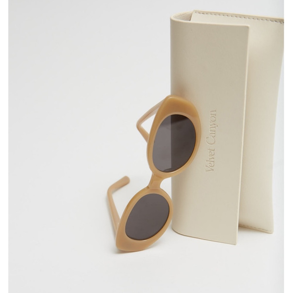 Velvet Canyon The Poet Tan Sunglasses